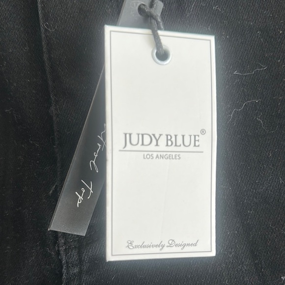 Judy Blue Black Jean Shorts Mid-Length Relaxed Fit - Picture 6 of 12